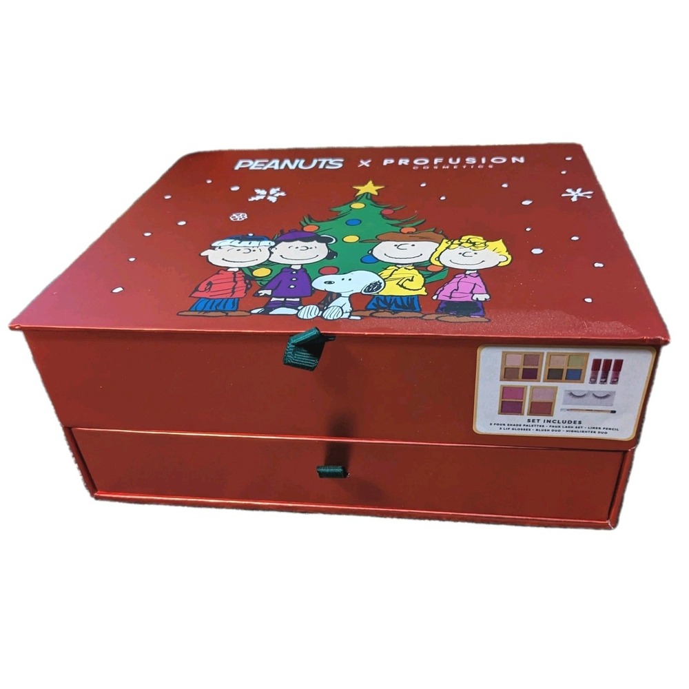 Profusion Cosmetics Peanuts Merry‎ Christmas Charlie Brown Make Up Vanity Set